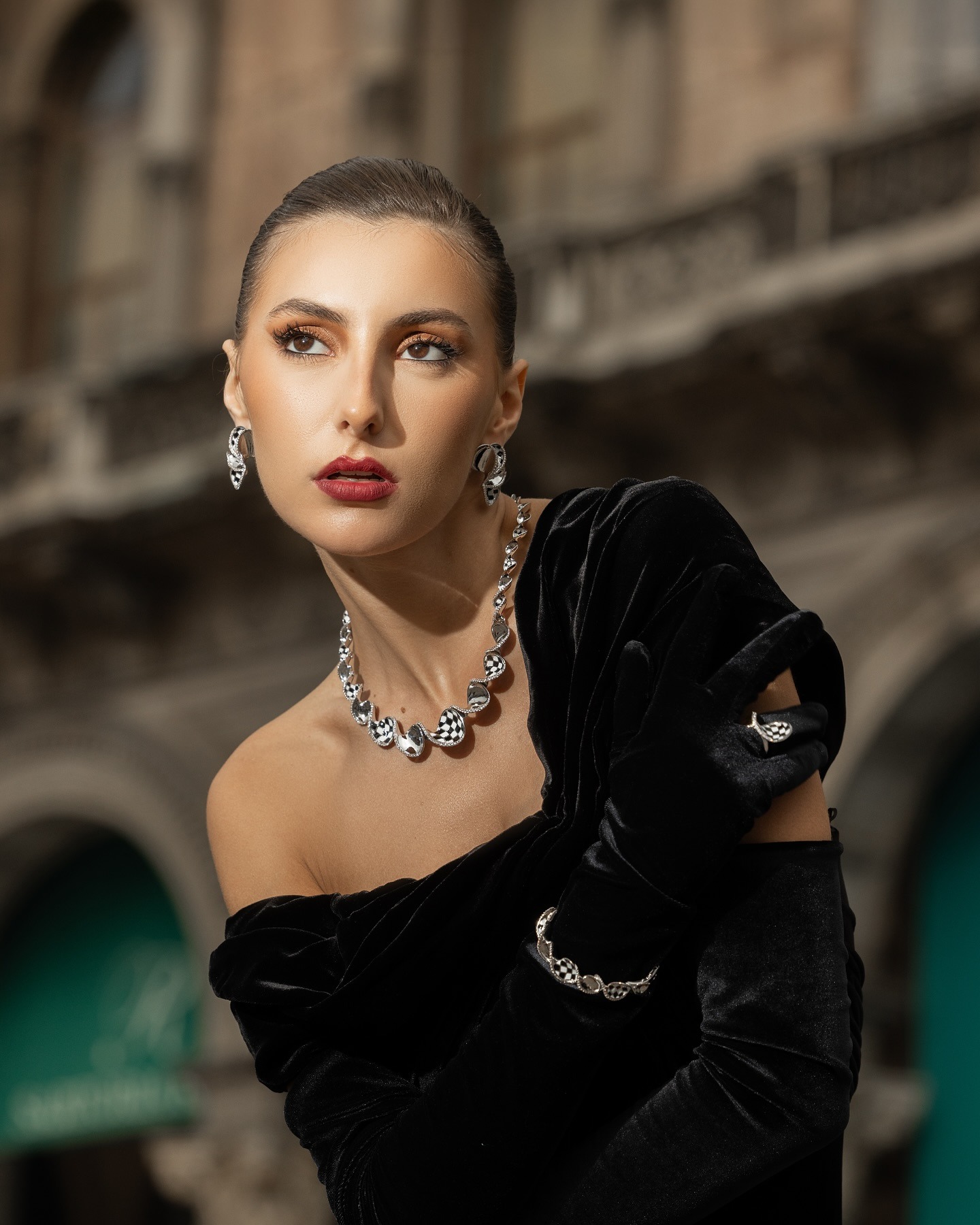 أساور ذهبية